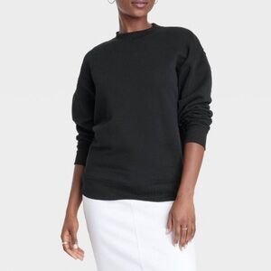 Universal Thread Women's Oversized Pullover Sweatshirt